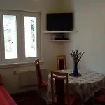 Semesterbostad House Soline
